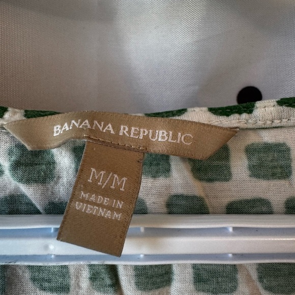 Banana Republic Green and White Sleeveless Top - Picture 2 of 4